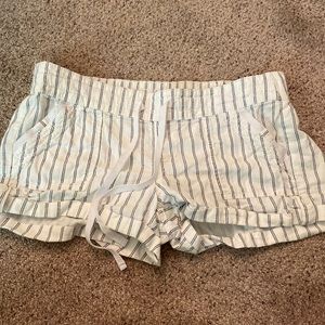 JUNIORS striped white linen shorts